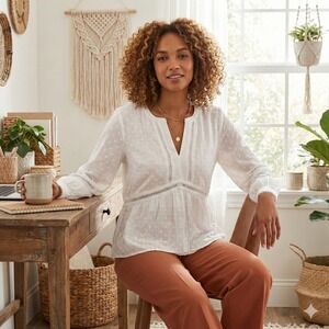 LOFT Women's White Textured Dot V Neck Peplum Blouse Top M Boho Minimalist Clean